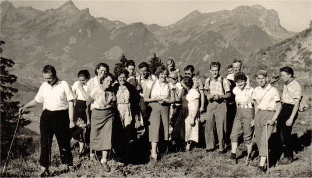 La bénédiction de la deuxième croix des Merlas en 1964 par le Père Bernard Jaquet