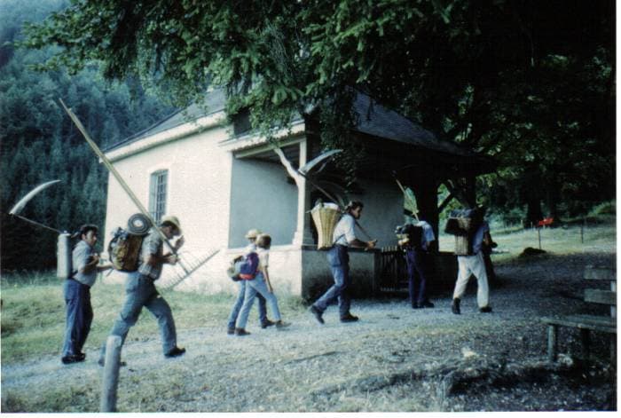 Petite prière à la chapelle du Dah avant la montée