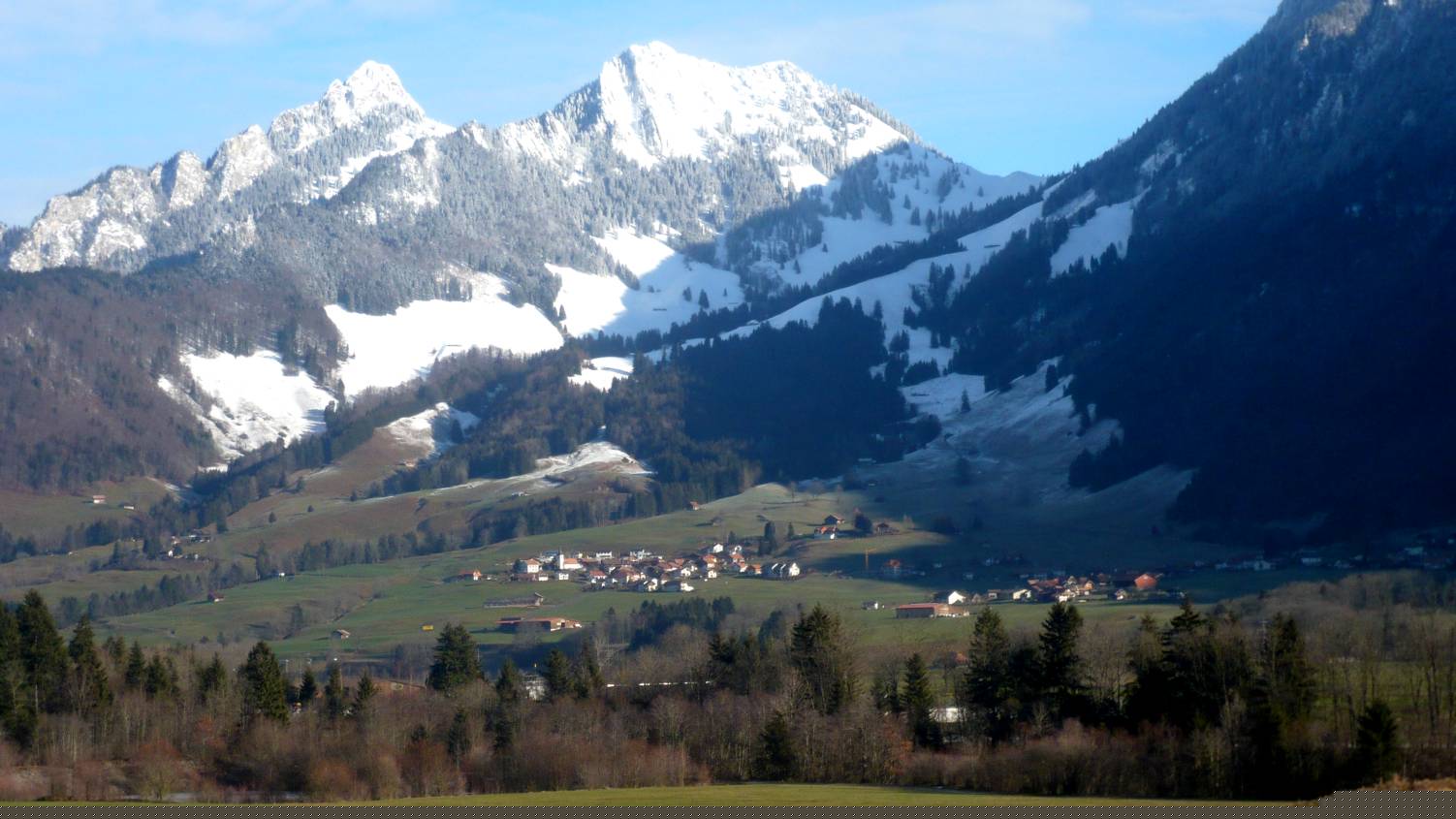 La Dent du Chamois sous la neige, 9 janvier 2012 (photo Jean Pharisa).
