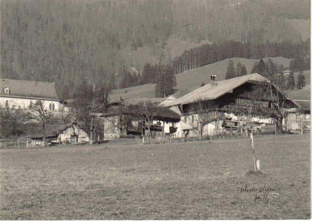 Le village d'Estavannens, photo Simon Glasson, Bulle (collection Edmond Caille).