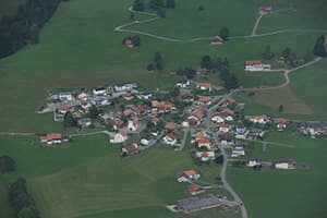 Survol du village, 19 août 2016 (photo Jean Pharisa).