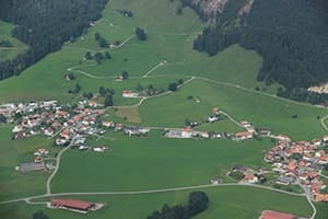 Survol du village, 19 août 2016 (photo Jean Pharisa).