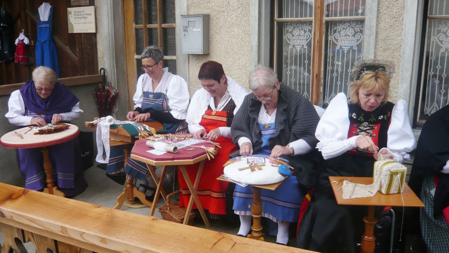 La Poya 2013 : décorations et fête au village