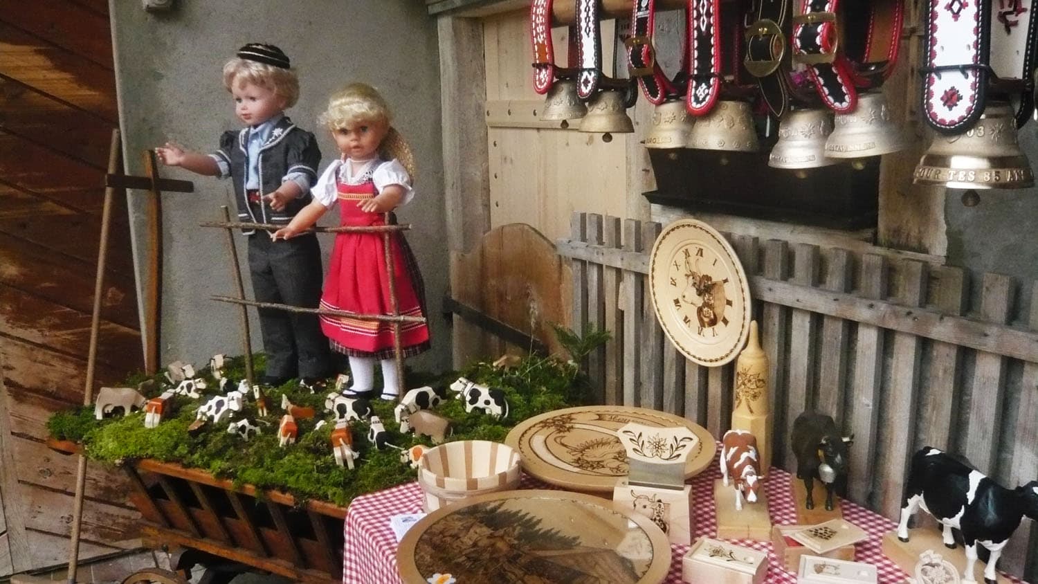 La Poya 2013 : décorations et fête au village