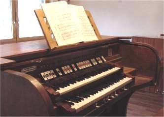 Le clavier de l'ancien orgue d'Estavannens (1905)