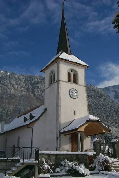 Le clocher de l'église d'Estavannens